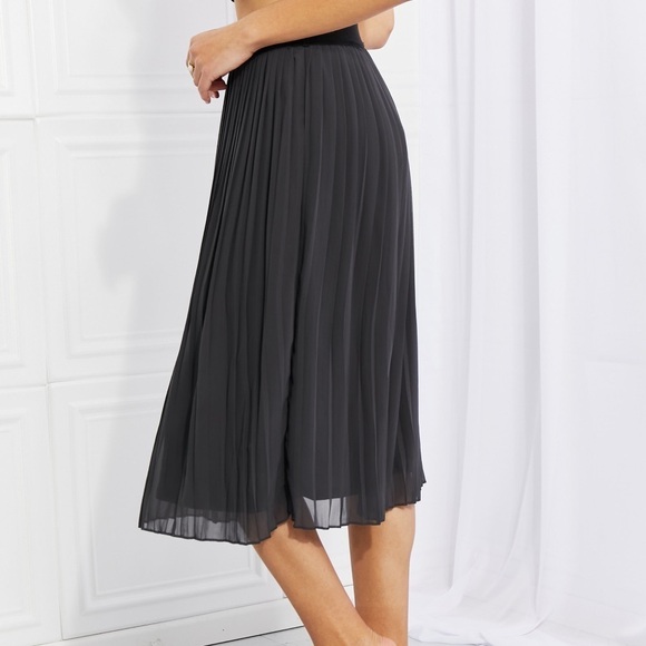 Whimsical Mesh Elastic Waist Skirt - Picture 4 of 11